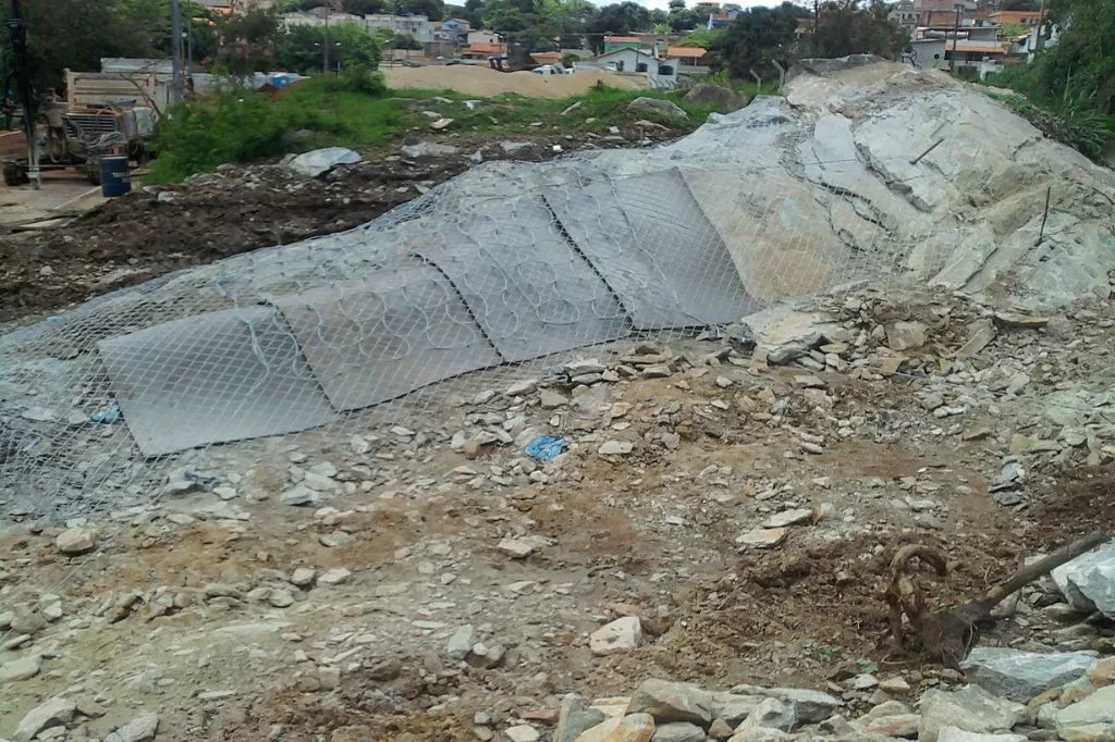 Desmontes para Abertura de Ferrovias