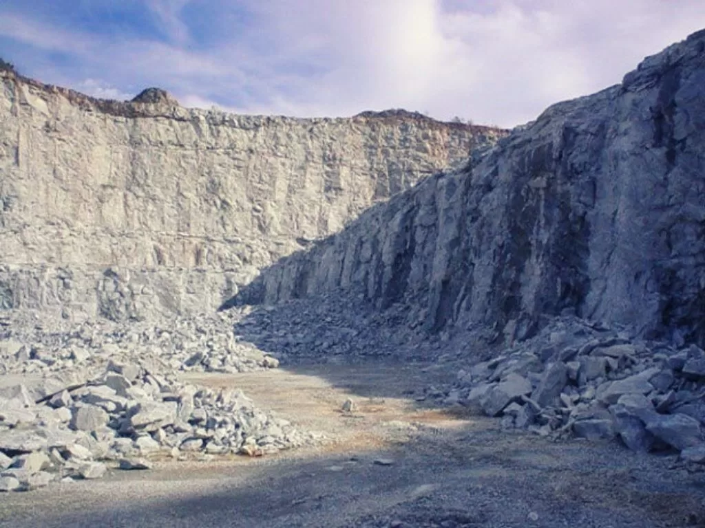 Terceirização de Perfuração e Desmonte em Pedreiras e Minerações